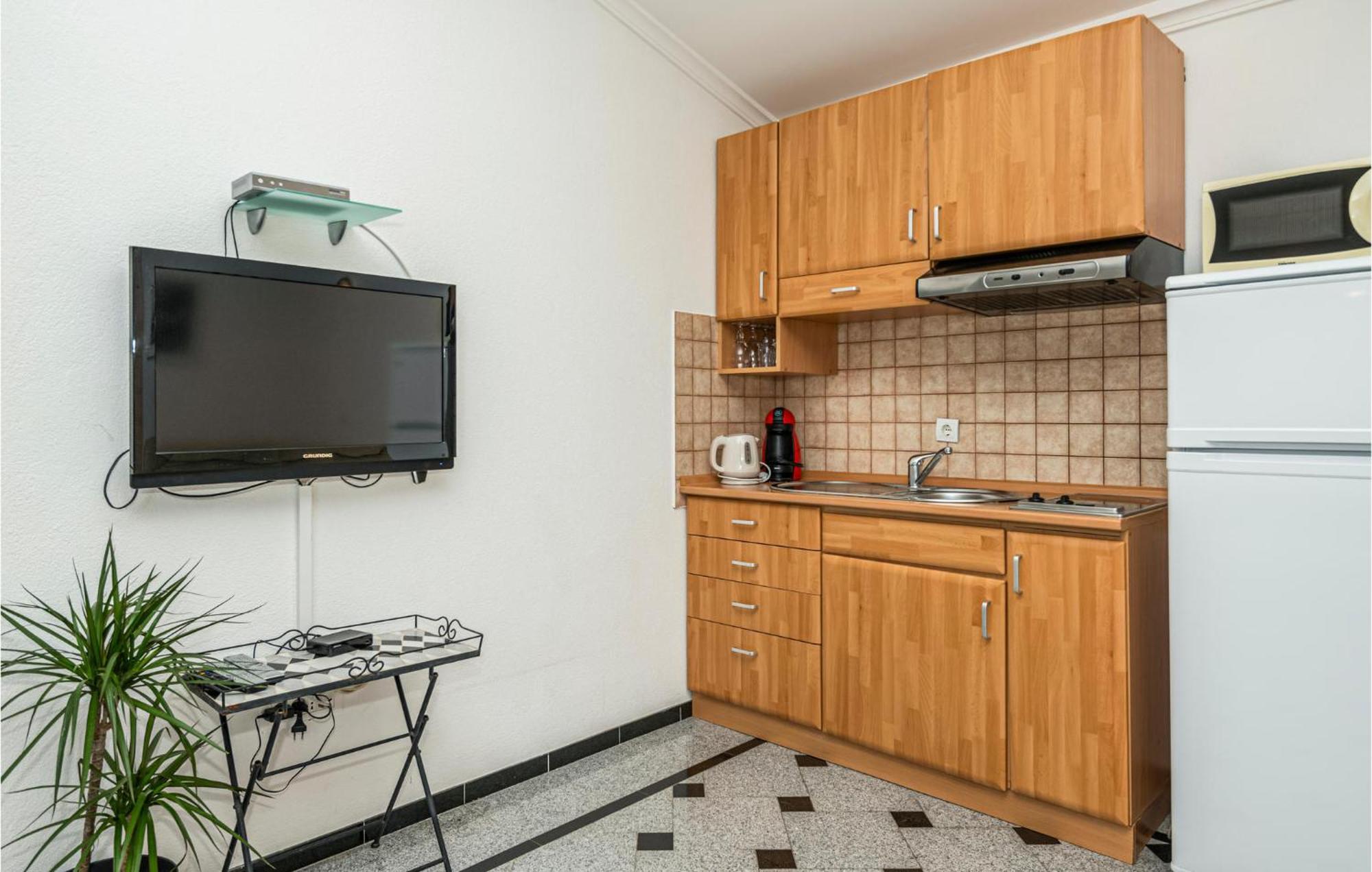 1 Bedroom Stunning Apartment In ماكارسكا المظهر الخارجي الصورة