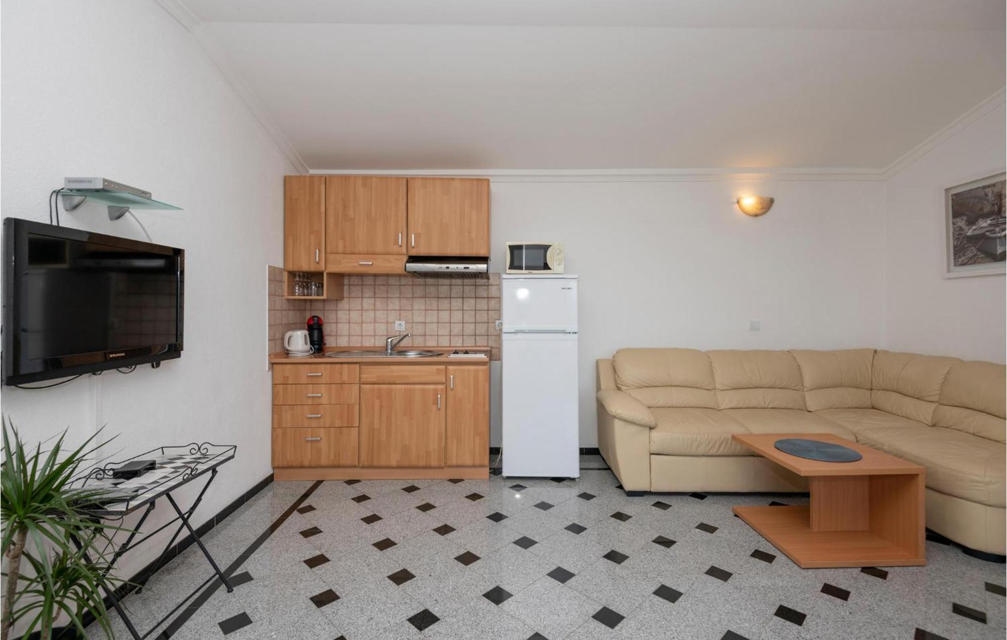1 Bedroom Stunning Apartment In ماكارسكا المظهر الخارجي الصورة